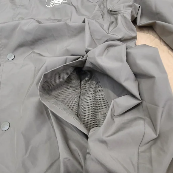 New Balance Essentials Coach windbreaker jacket size XL - Picture 4 of 6